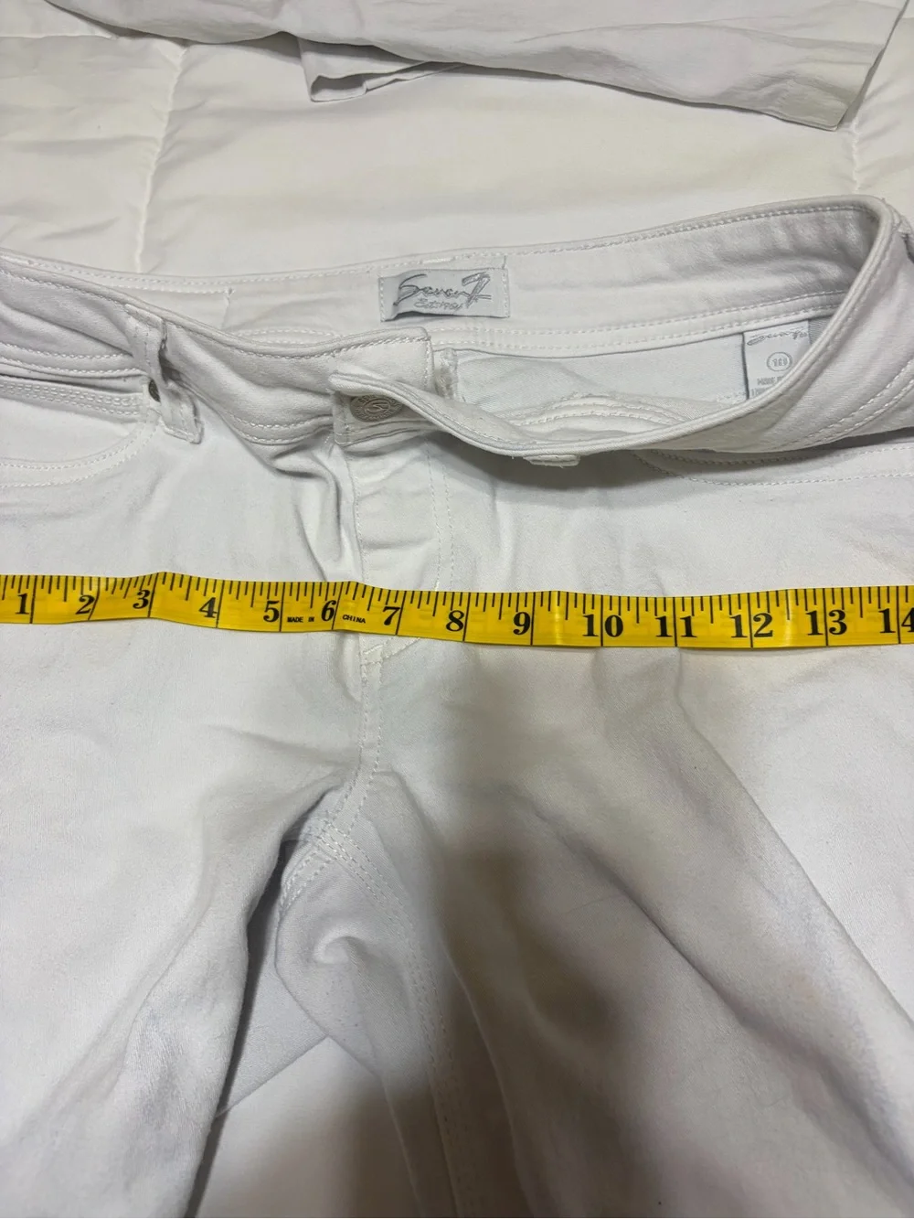 Seven 7 white women’s denim shorts.